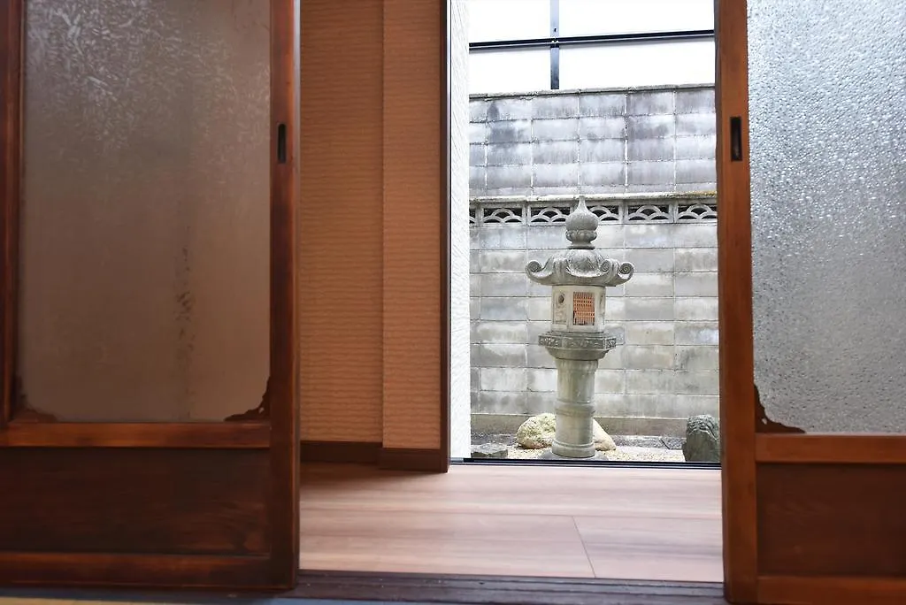 カモンイン 稲荷 Kyoto Japan